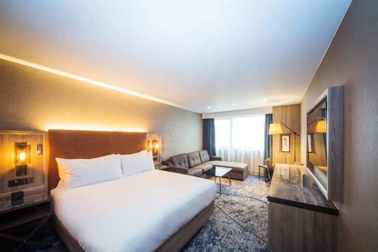 Doubletree By Hilton London Kingston Upon Thames Hotel Kingston upon Thames  Kültér fotó