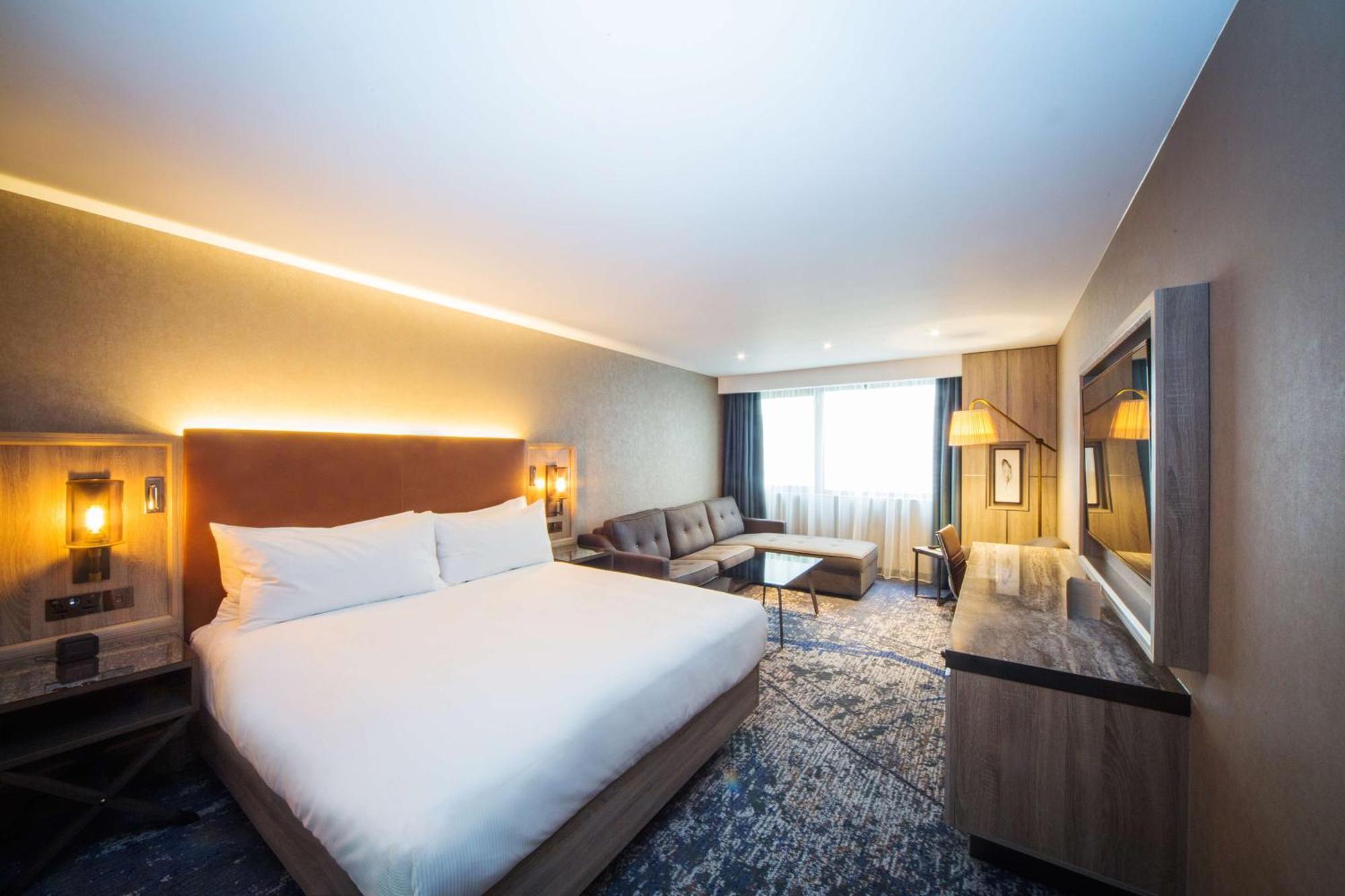 Doubletree By Hilton London Kingston Upon Thames Hotel Kingston upon Thames  Kültér fotó